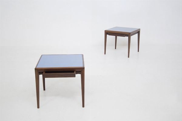 Osvaldo Borsani - Pair of Coffee Tables in Wood and Blue Mirror (Attr.)