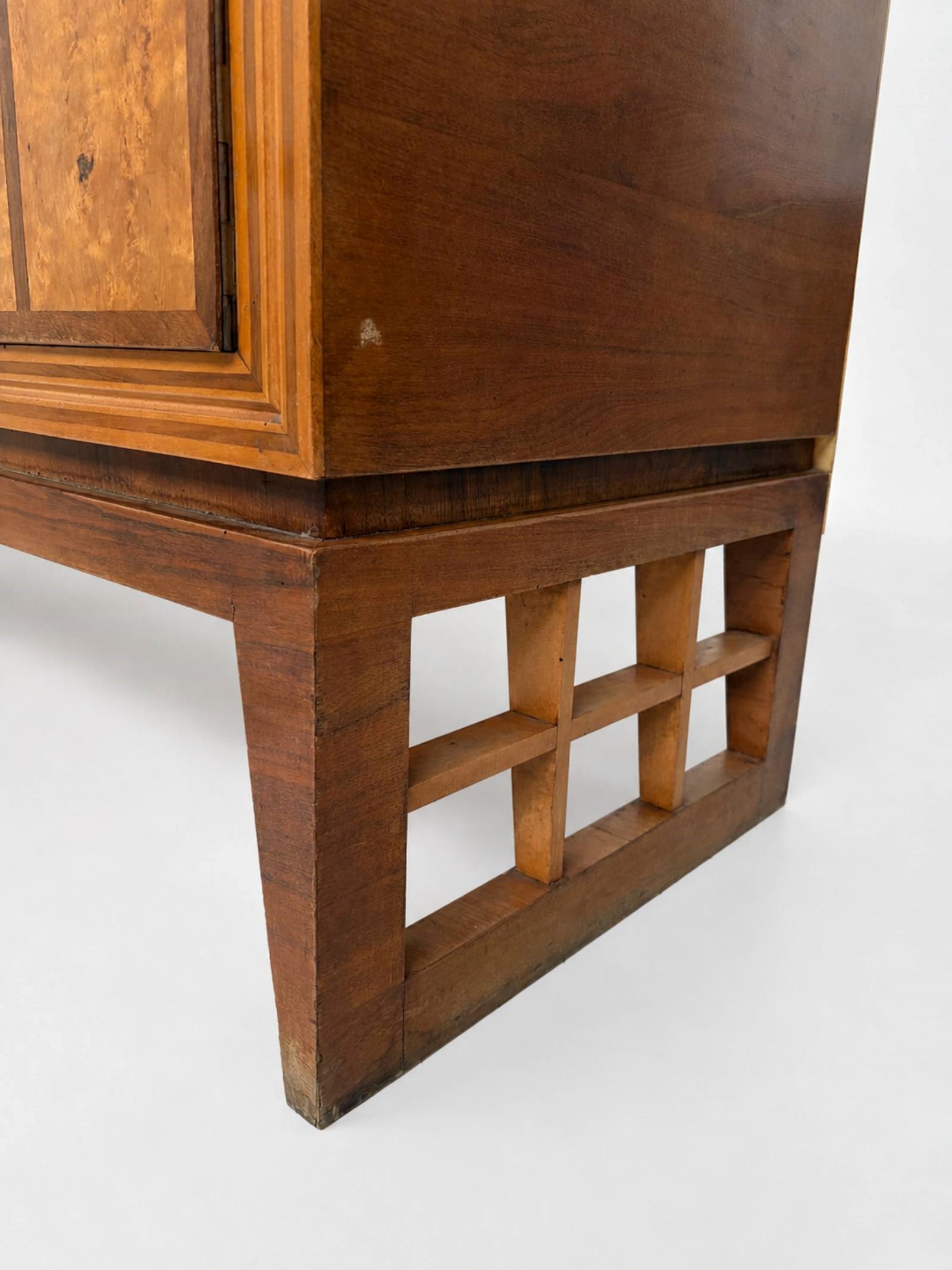 Gio Ponti - Credenza (attribuzione), maniglie in ottone, legno e ottone