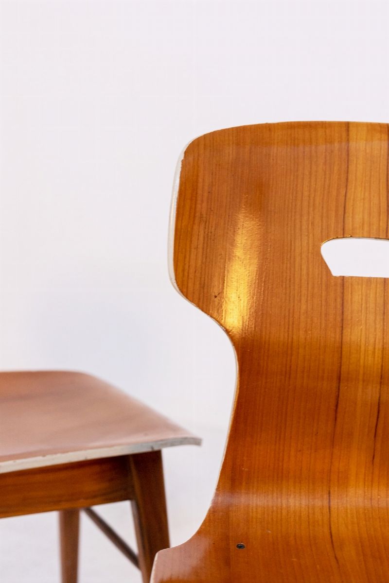 Sei Sedie Italiane in Legno Curvato di Scuola Torinese