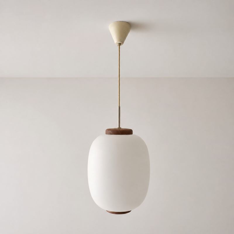 Bent Karlby - Pendente per Jacobsen Poulsen in teak e vetro opalino (Danimarca, anni 1970)
