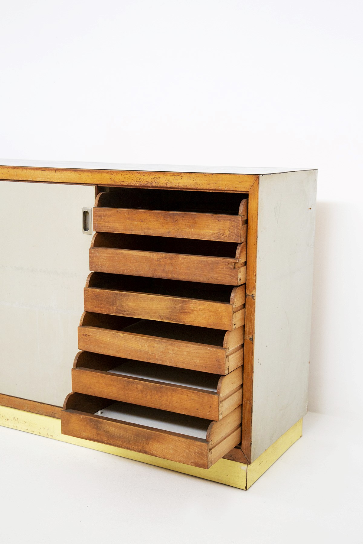 Credenza in legno Ignazio Gardella (Attr.)