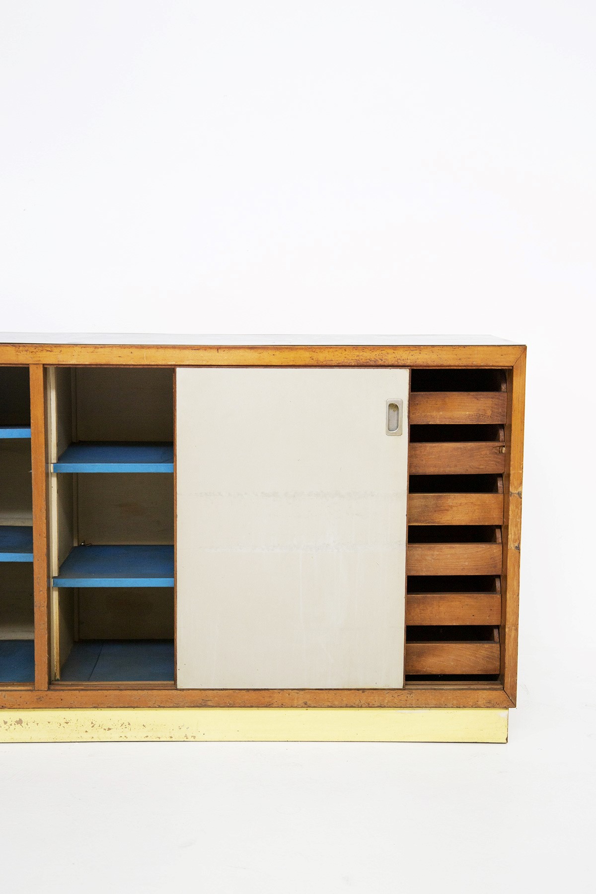 Credenza in legno Ignazio Gardella (Attr.)