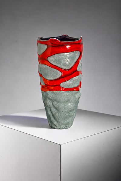 Vaso con etichetta in vetro artistico