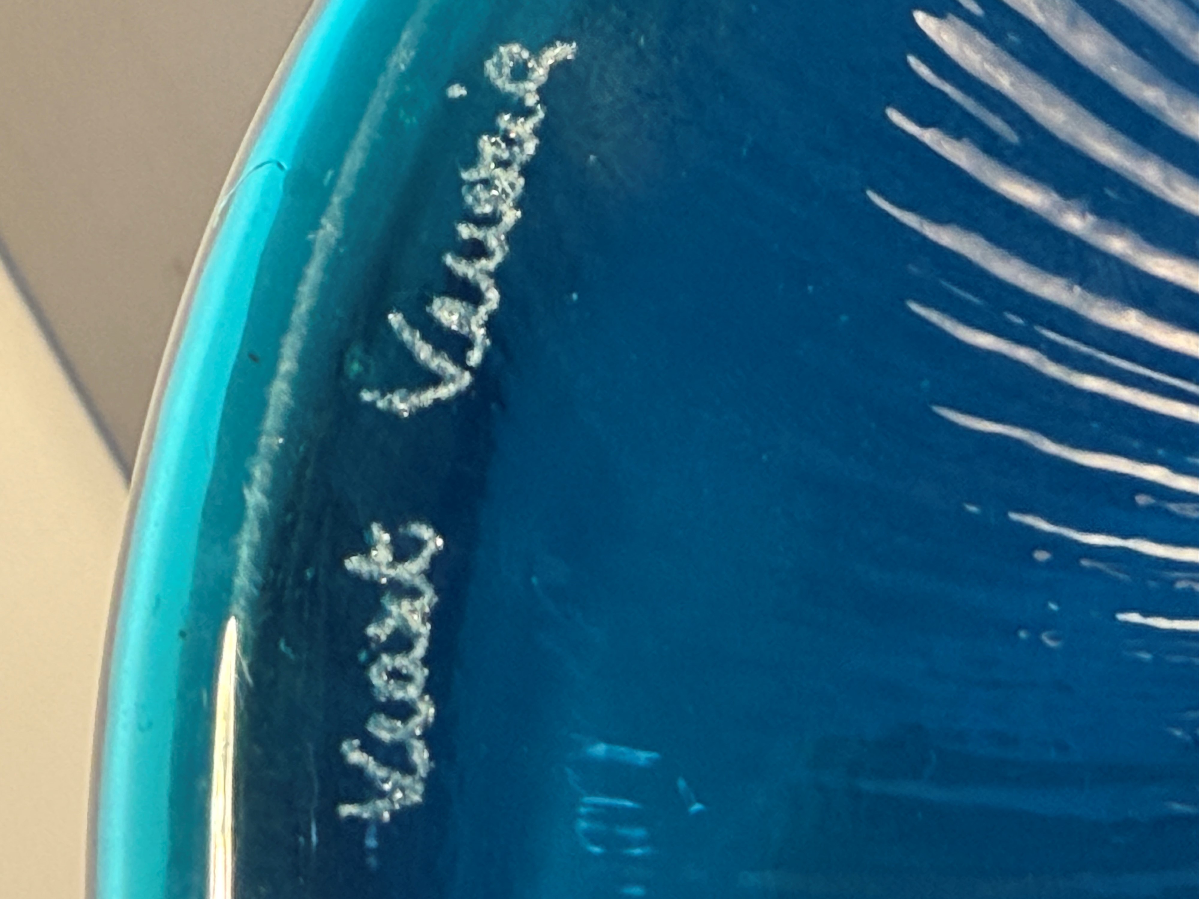 Veart - Bottiglia in vetro di Murano blu con motivo a volute