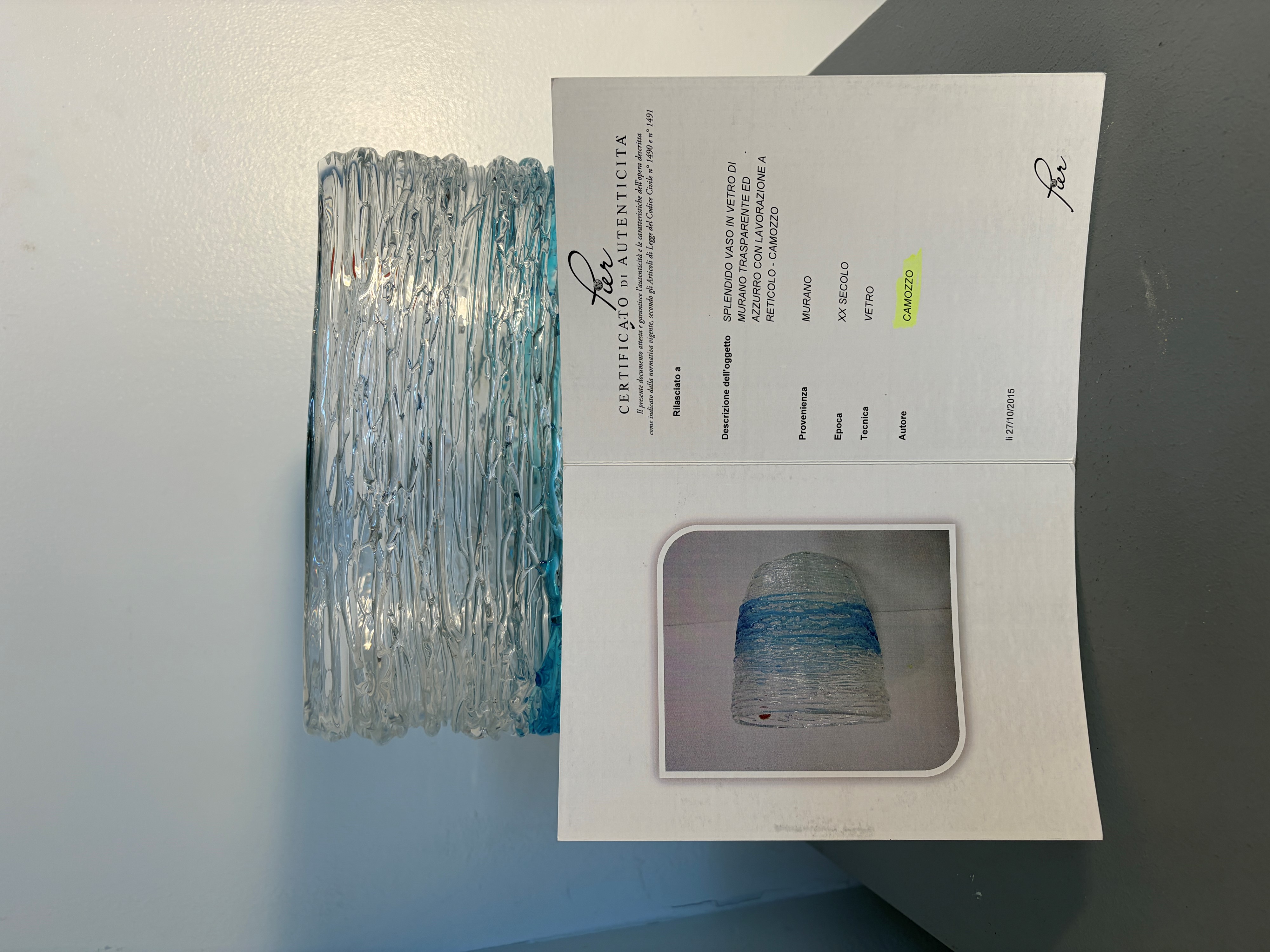 Luigi Camozzo - Vaso in vetro di Murano “Reticello” trasparente e azzurro