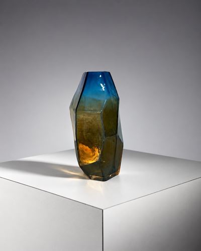Vaso in vetro sfaccettato