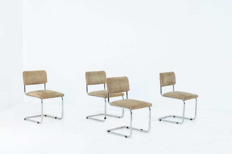 Set di quattro Sedie Italiane in Acciaio e Velluto beige