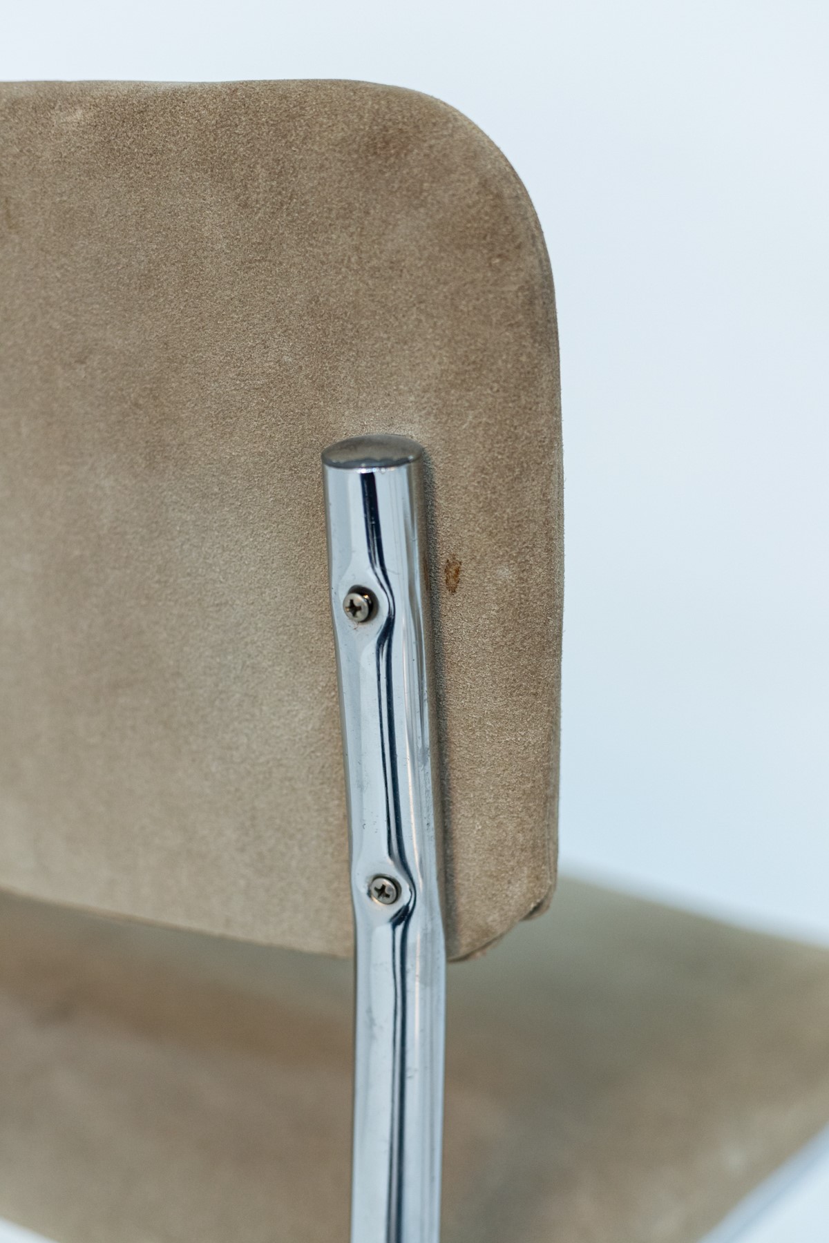Set di quattro Sedie Italiane in Acciaio e Velluto beige