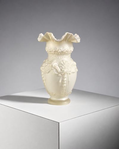 Vaso, vetro artistico soffiato a mano in stile vittoriano