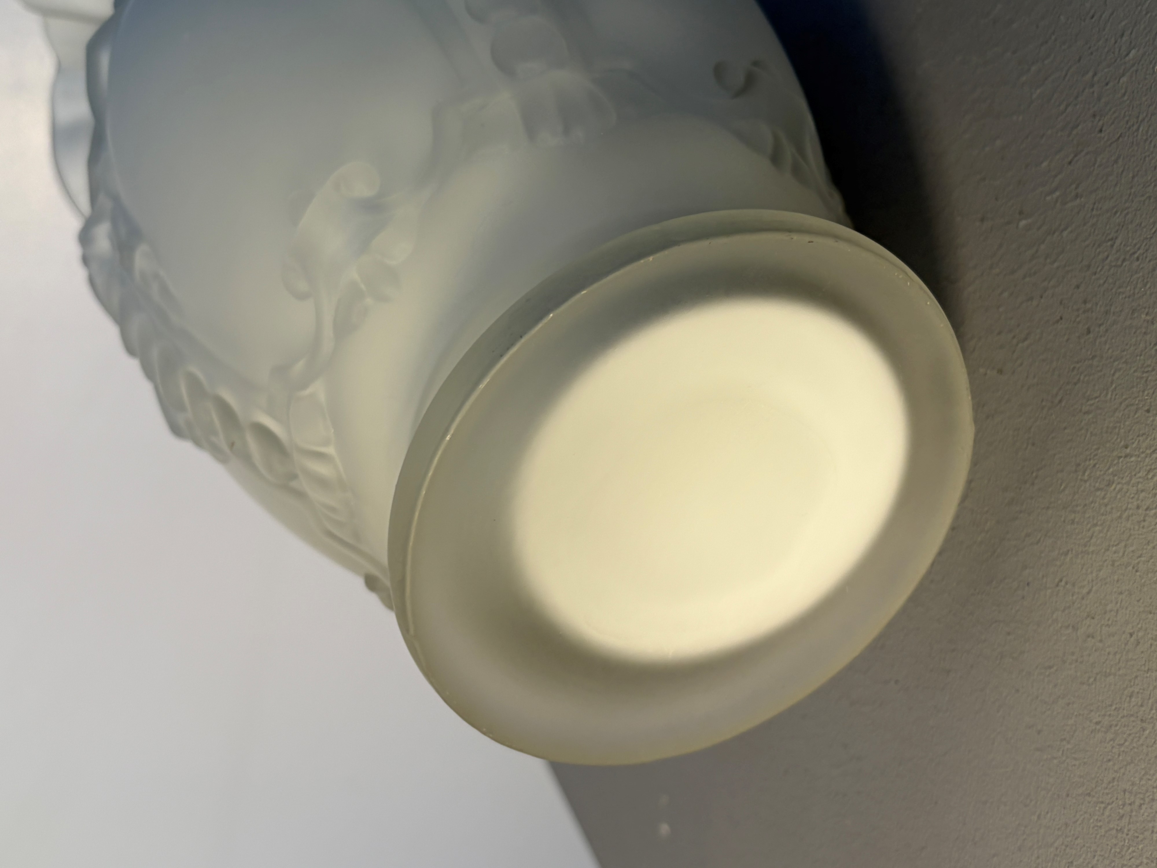 Manifattura Inglese - Vaso, vetro artistico soffiato a mano in stile vittoriano