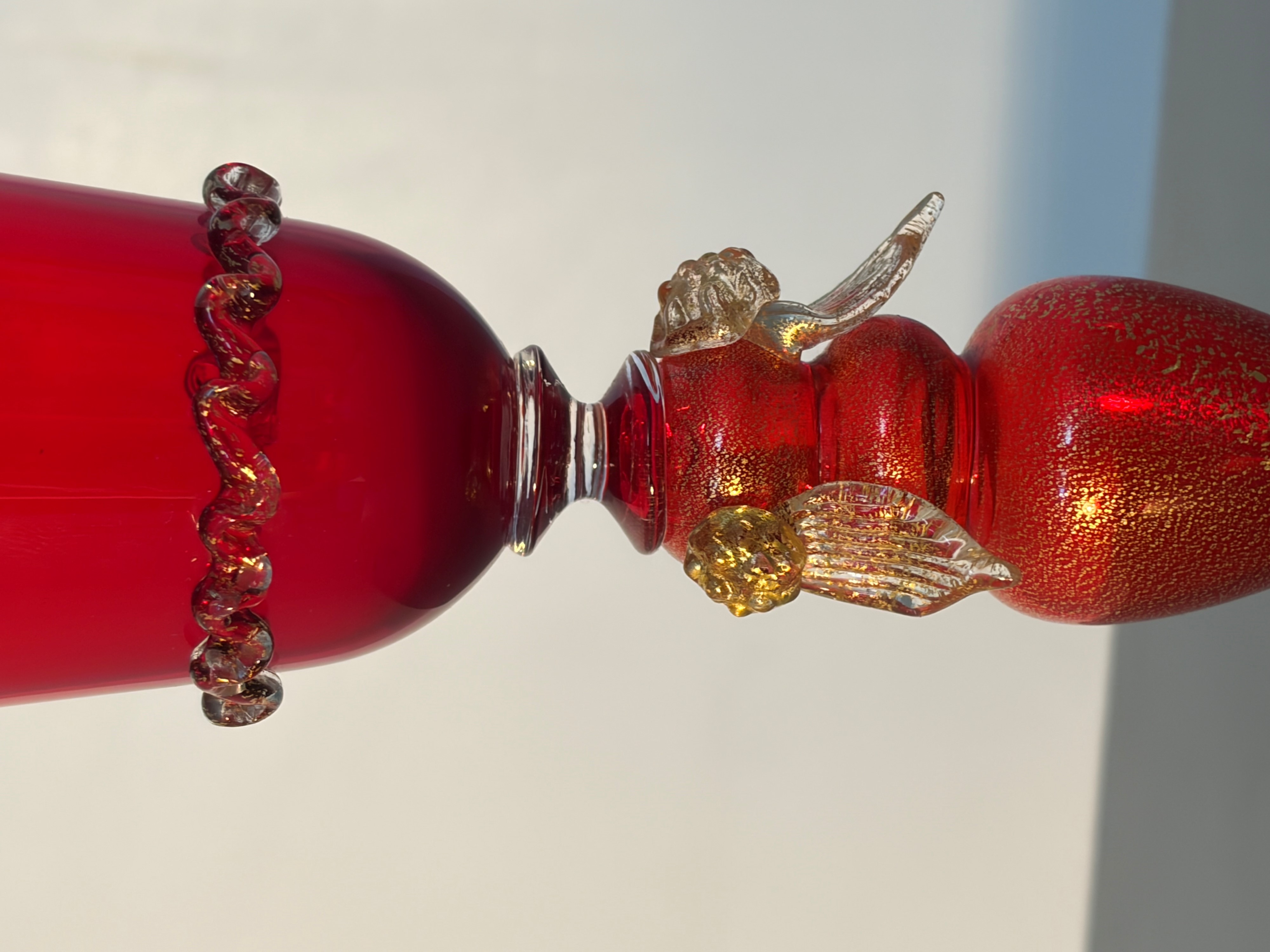 Murano Glass - Calice veneziano in filigrana di vetro rosso soffiato (vetro di Murano)