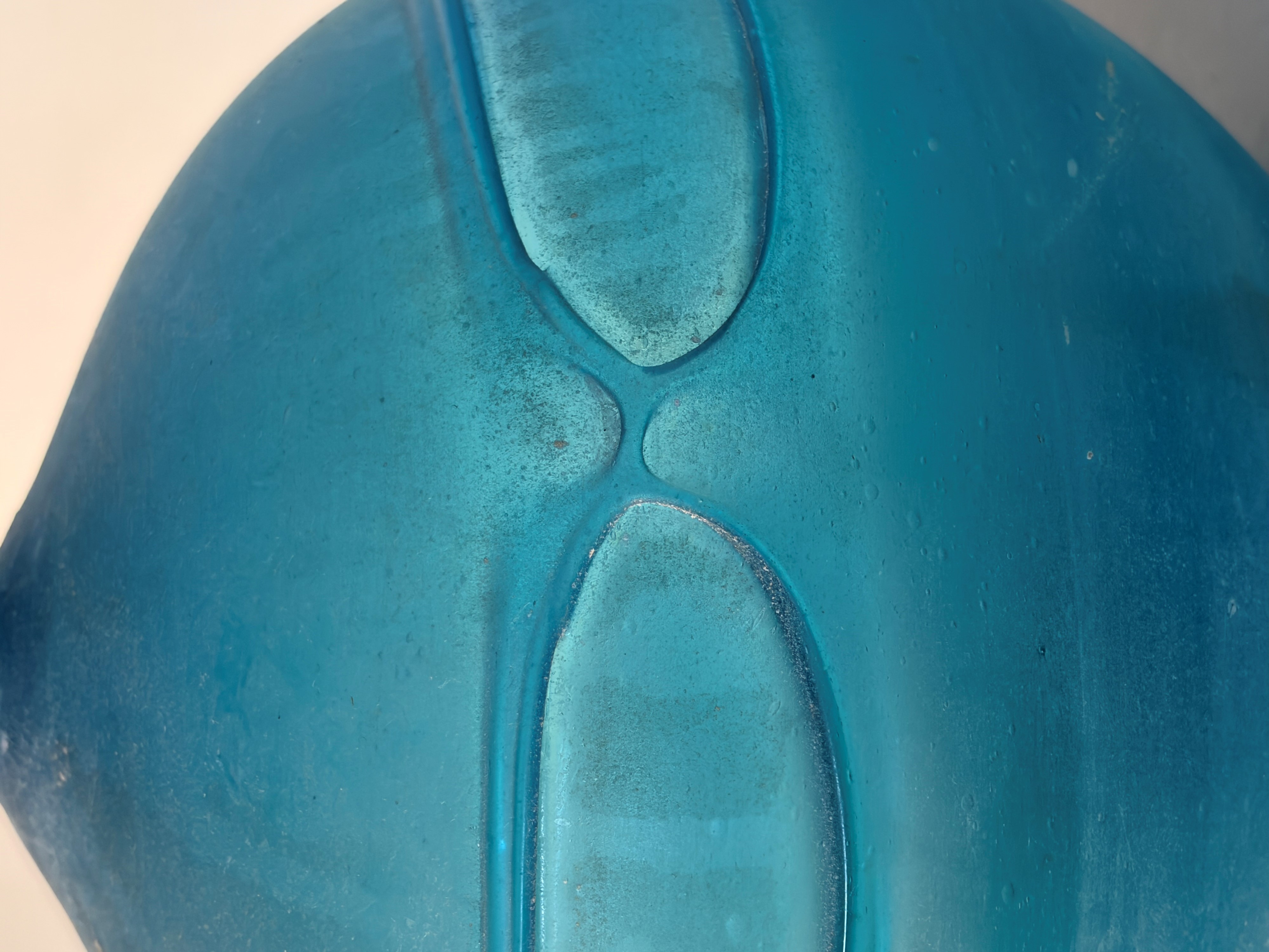 Gino Cenedese - Vaso scultoreo in vetro di Murano blu firmato