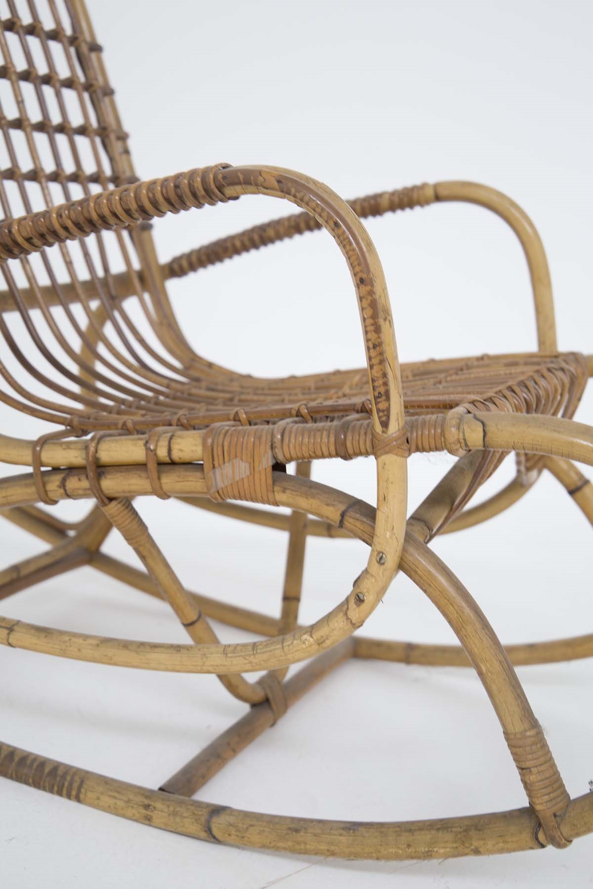 Sedia a dondolo vintage in bambù italiano