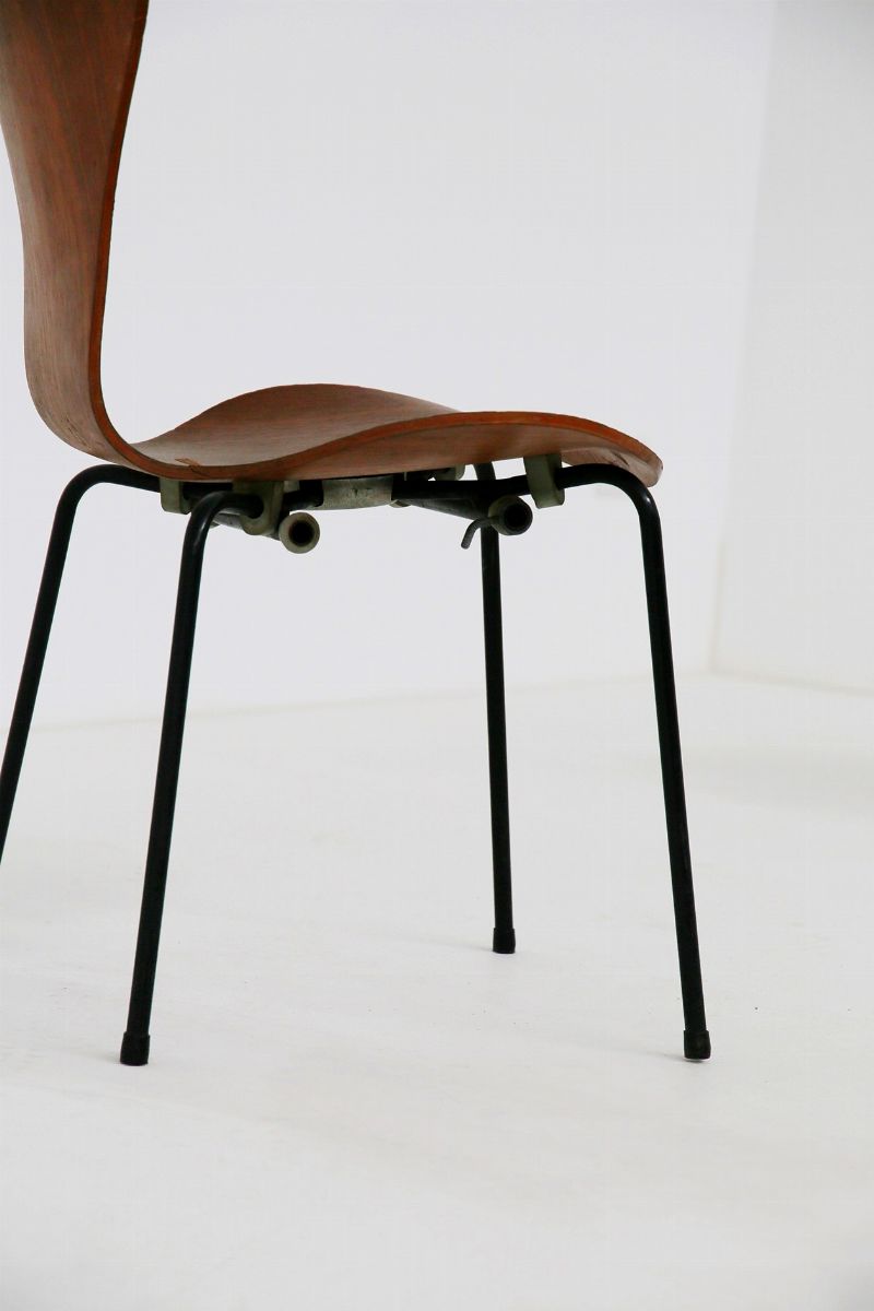 Set Sei Sedie Mod. Butterfly di Arne Jacobsen