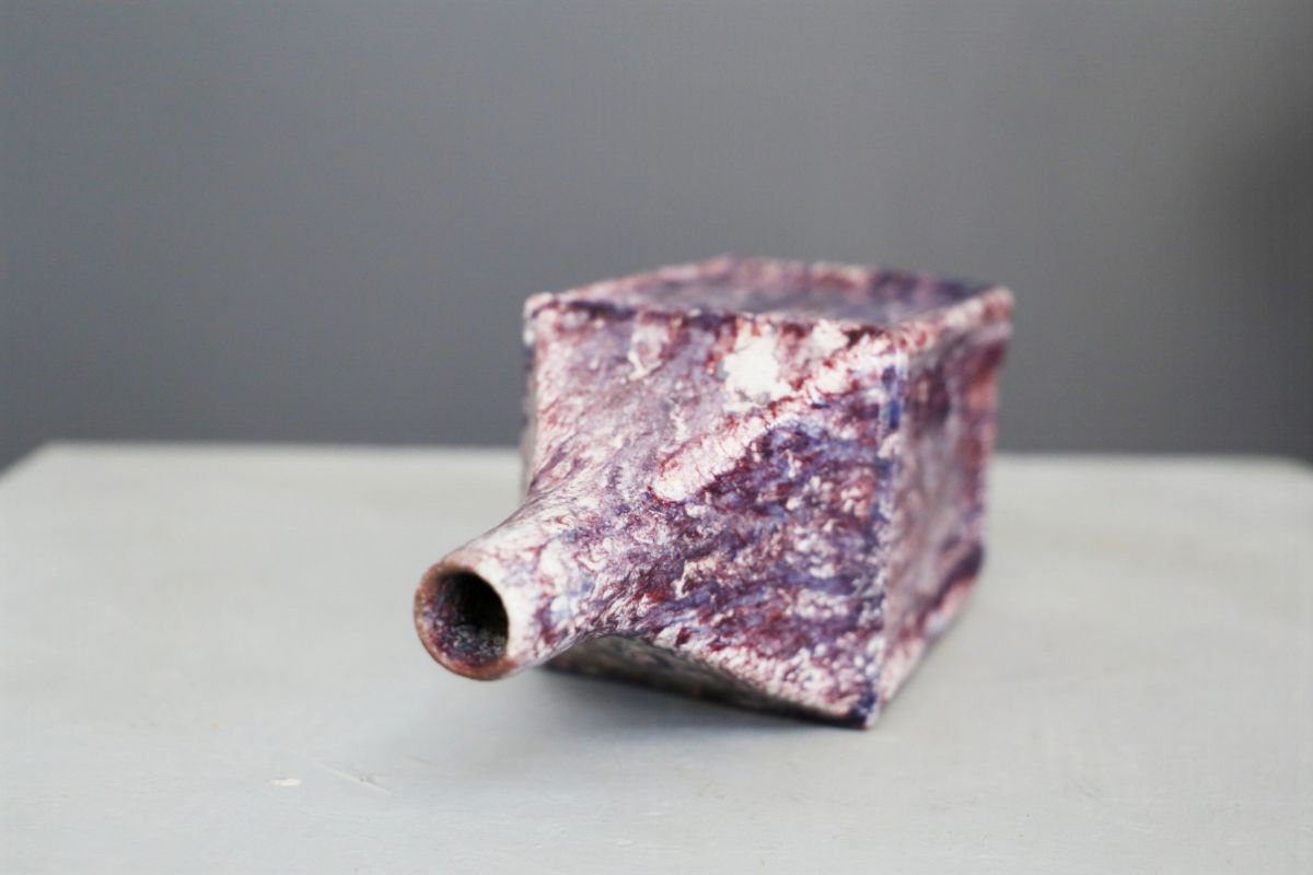 Vaso Vintage in Ceramica Viola, Firmato