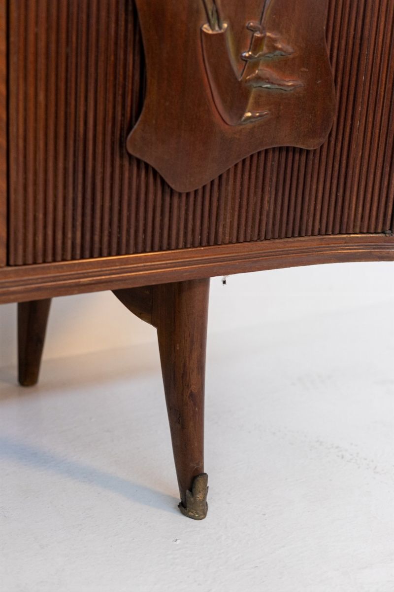 Credenza Italiana in Legni Pregiati e Maniglie in Ceramica