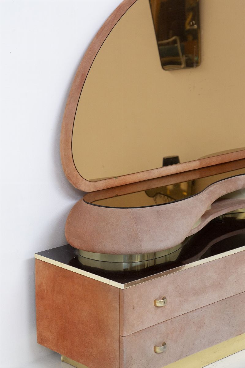 Toiletta da Donna Vintage in Velluto Rosa con Pouff
