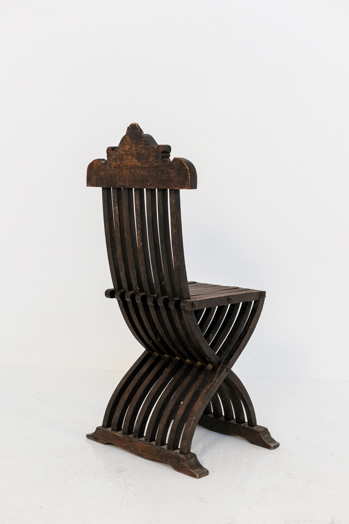 Sedia Italiana Vintage in legno intarsiato
