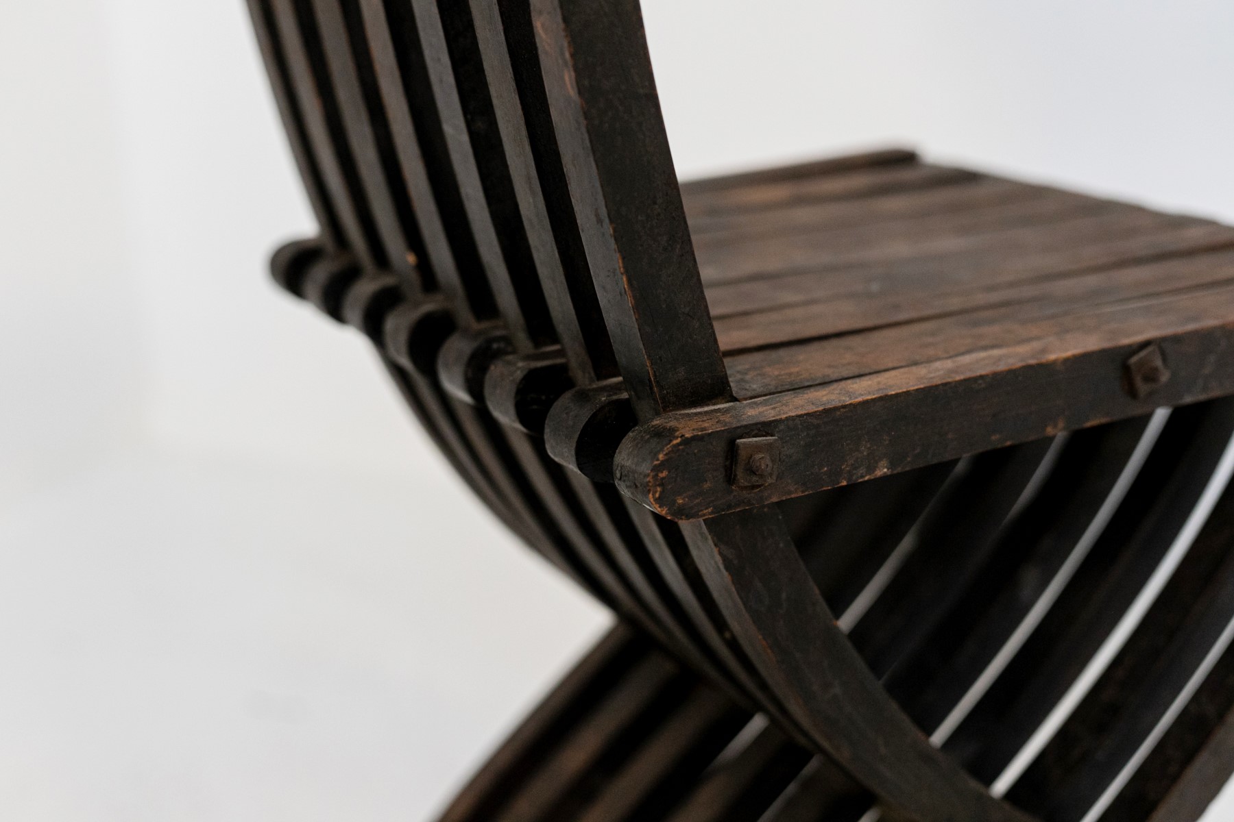Sedia Italiana Vintage in legno intarsiato