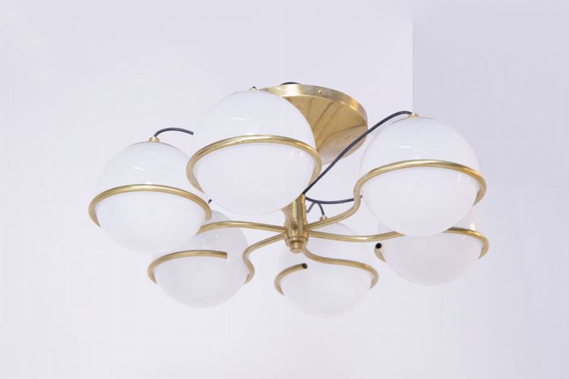 Lampadario in Ottone e Vetro Opalino in Stile