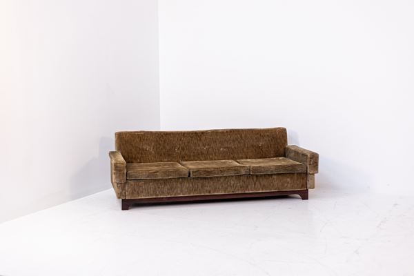 Divano in velluto e legno vintage di Saporiti Italia