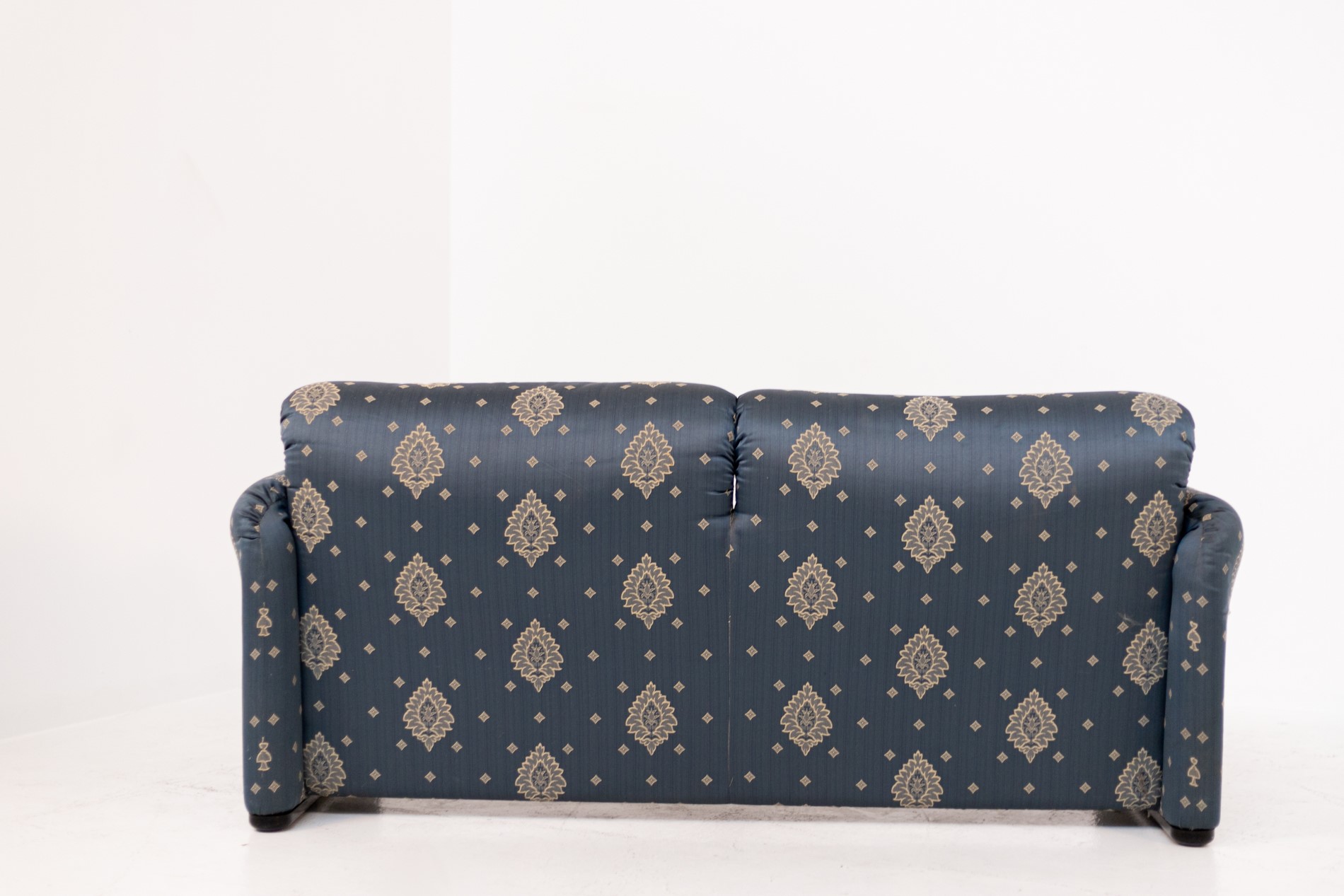 Maralunga Sofa by Vico Magistretti for Cassina in Fabric blue