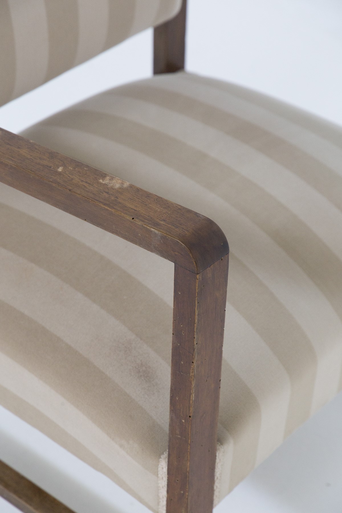 Poltrone vintage in legno e tessuto