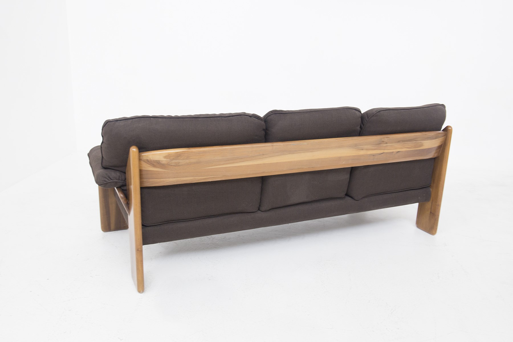 Divano Sapporo marrone a tre posti