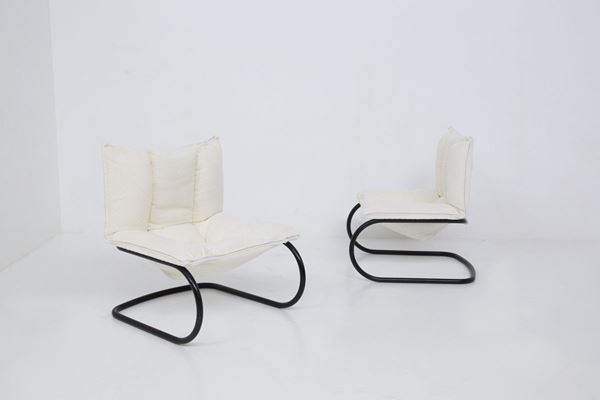 Pair armchairs in boucle and metal
