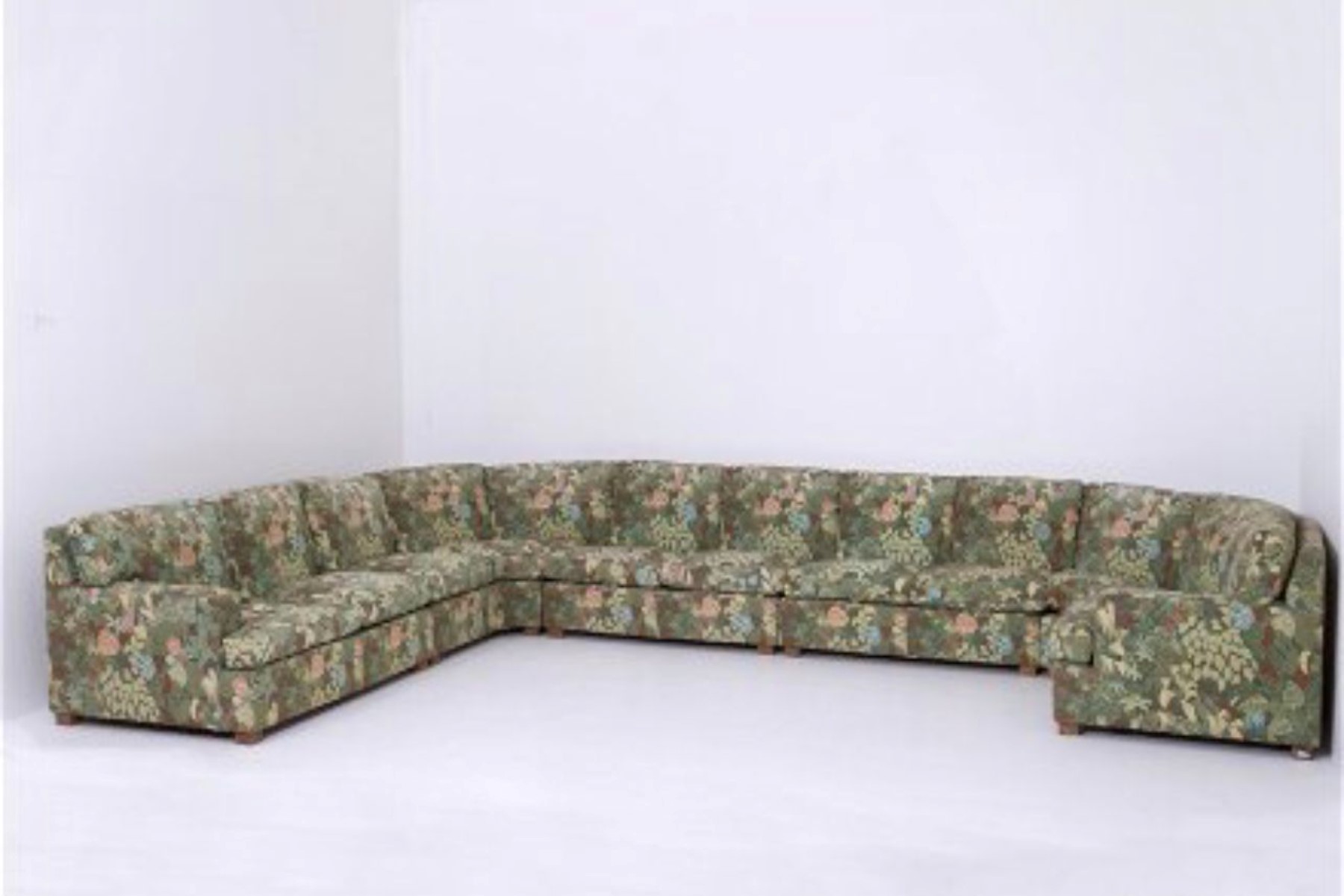 Ampio divano, pubblicato