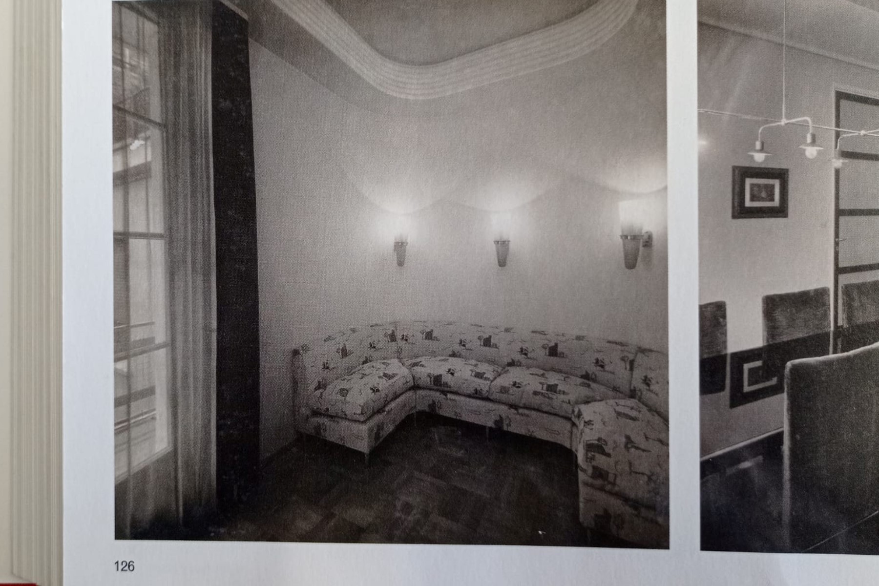 Ampio divano, pubblicato