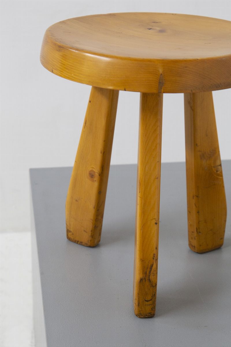 Sgabelli in Legno di Charlotte Perriand