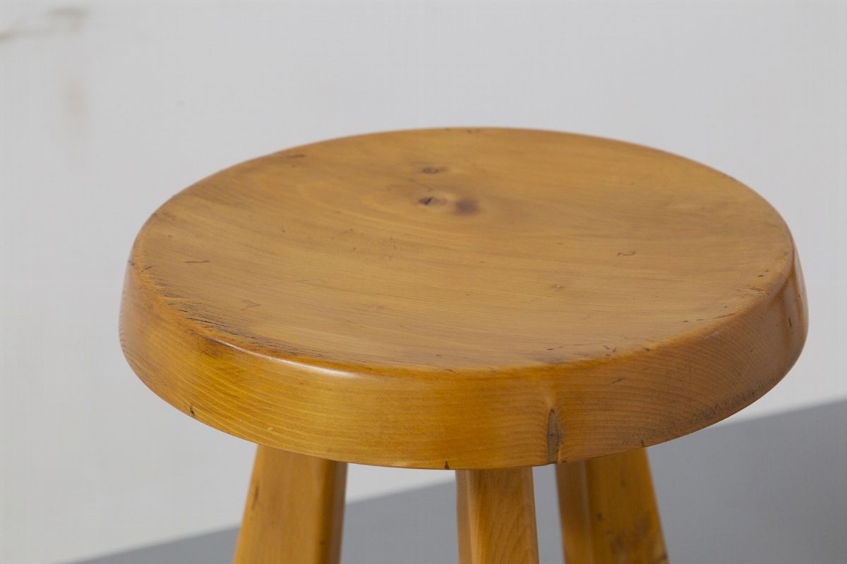 Sgabelli in Legno di Charlotte Perriand